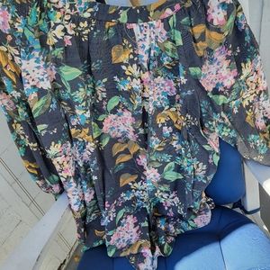 Women's floral top. Brand new with tags. Size XL.